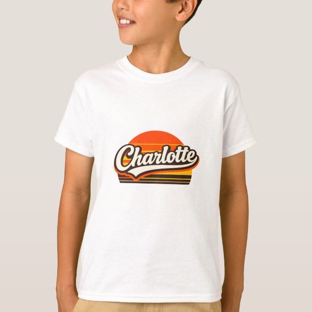 Camiseta Charlotte Retro Sunset Personalized Name Design (Frente)