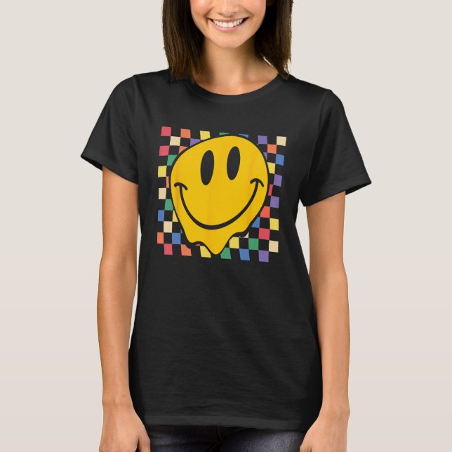 Camiseta Checkerboard Smiling Face Groovy LGBT Rainbow Prid (Frente)