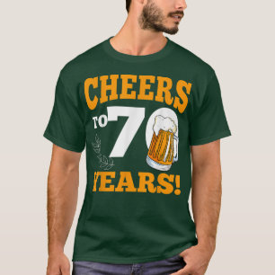 Camiseta Cheers To 70 Year Drinking Beer Funny Birthday Par