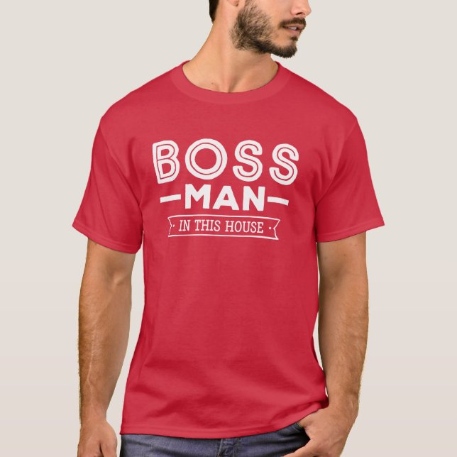 Camiseta Chefe Engraçado Nesta Casa (Frente)