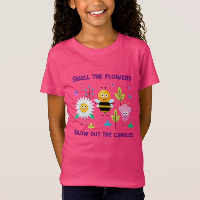 Camiseta Cheire as flores soprando as velas (Frente)
