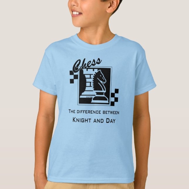 Camiseta Chess the difference between Knight and Day (Frente)