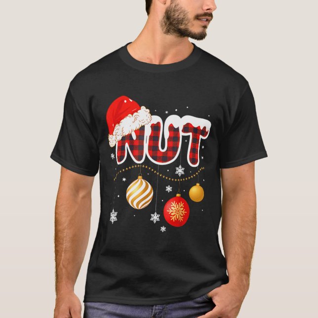 Camiseta Chest Nuts Christmas Matching Couple Chestnuts  (Frente)