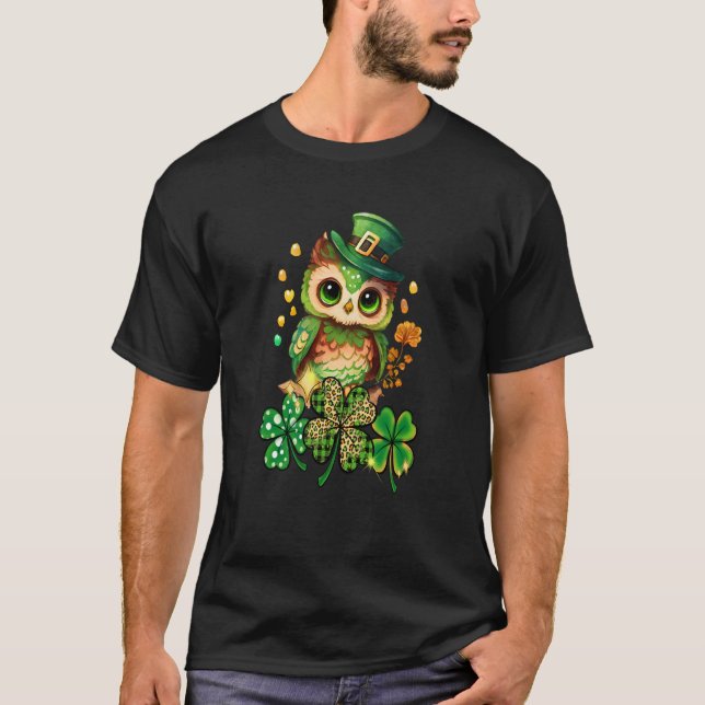 Camiseta Chibi Owl Adorable St Patrick's Day Bird Cute C (Frente)