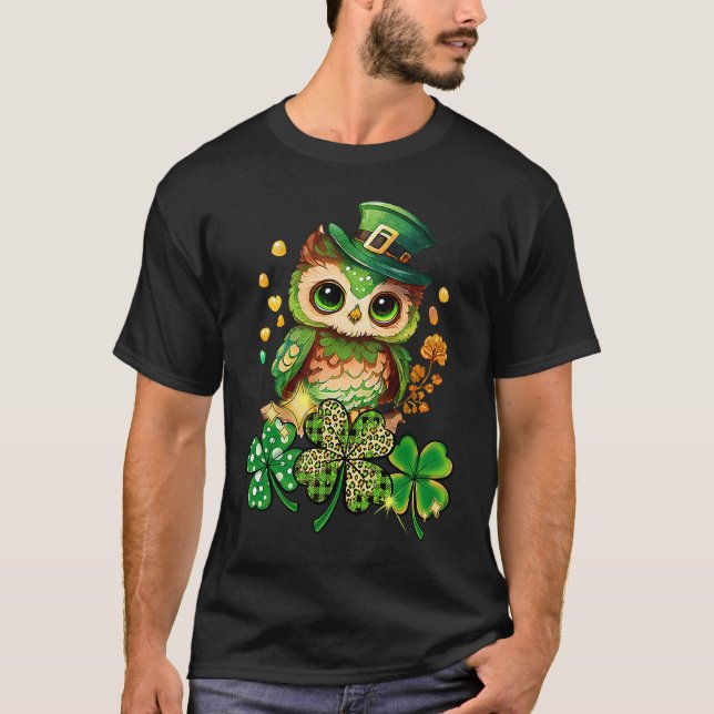 Camiseta Chibi Owl Adorable St Patrick's Day Bird  Cute C (Frente)