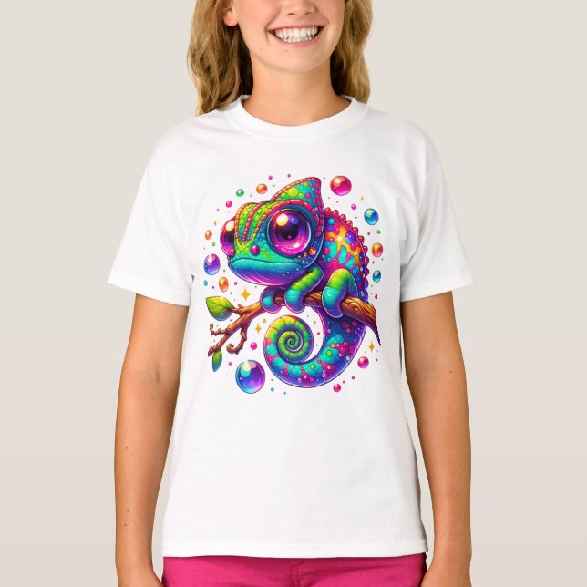 Camiseta Chibi style chameleon in rainbow colors (Frente)
