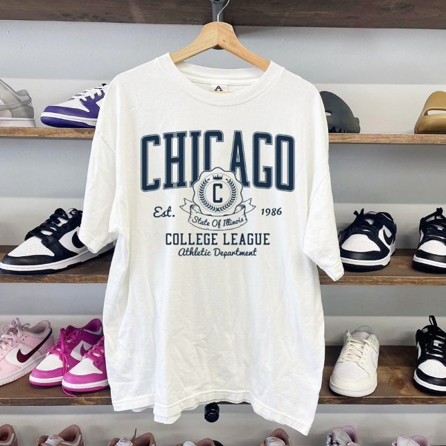 Camiseta Chicago Ilinois college varsity athletic (Criador carregado)