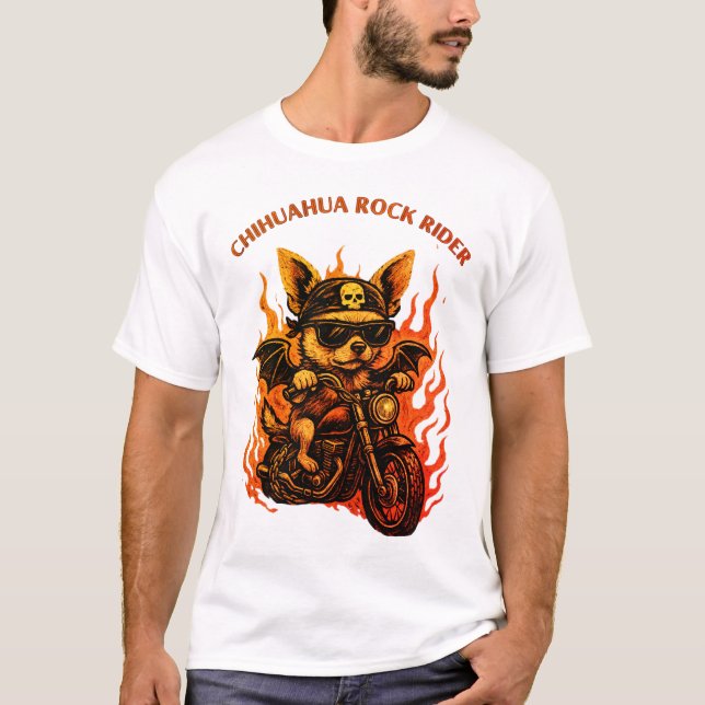 Camiseta Chihuahua Biker Cão em Moto com Chamas (Frente)