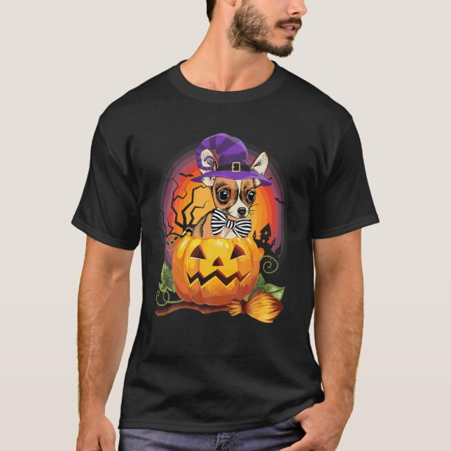 Camiseta Chihuahua Witch Pumpkin Halloween Dog Lover (Frente)