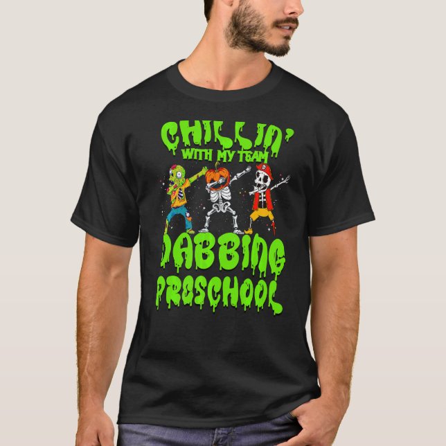 Camiseta Chillin com meu Zombie Pumpkin Skeleton Dab Presch (Frente)