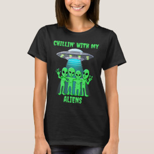 Camiseta Chillin Com Meus Aliens Garotos Do Dia Das Bruxas