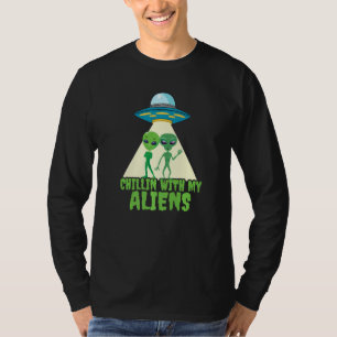 Camiseta Chillin Com Os Meus Aliens Halloween Extraterrestr