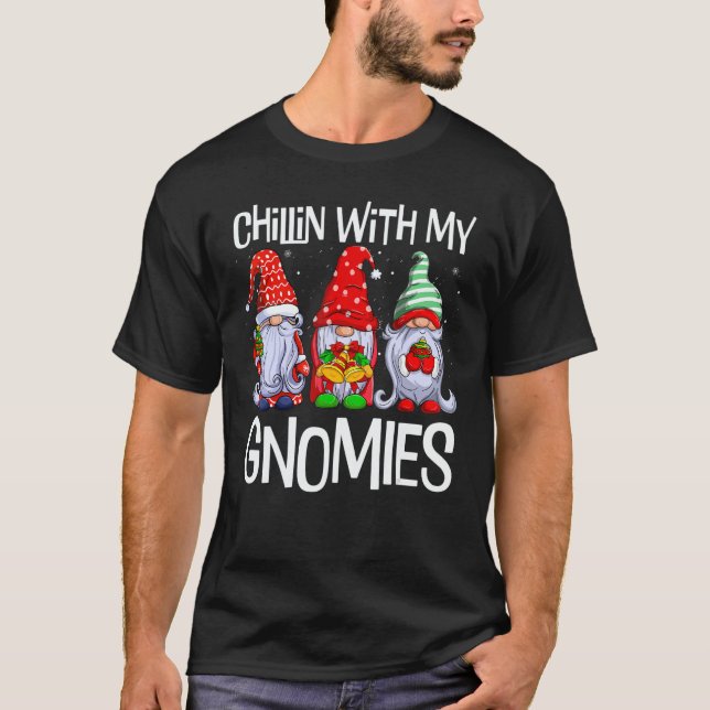 Camiseta Chillin With My Gnomies Christmas Pamajas Family   (Frente)