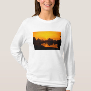 Camiseta China. China Colorida. Belo rio Li.