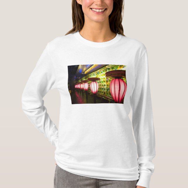 Camiseta China, Xangai. Bar no bar Xin Tian Di (Frente)