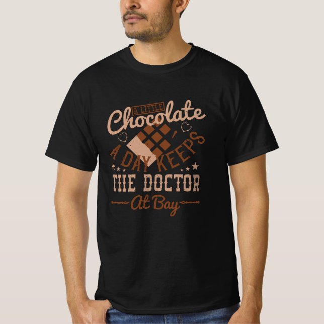 Camiseta Chocolate - Um Pequeno Chocolate Por Dia (Frente)