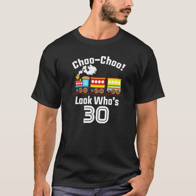 Camiseta Choo Choo! Veja quem tem 30 anos de Festa de anive (Frente)