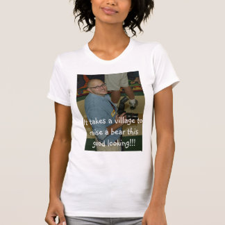Camiseta Chris no vestuário do urso