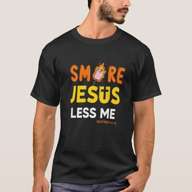 Camiseta Christian Smore Jesus Menos Eu Acampando Chocola (Frente)