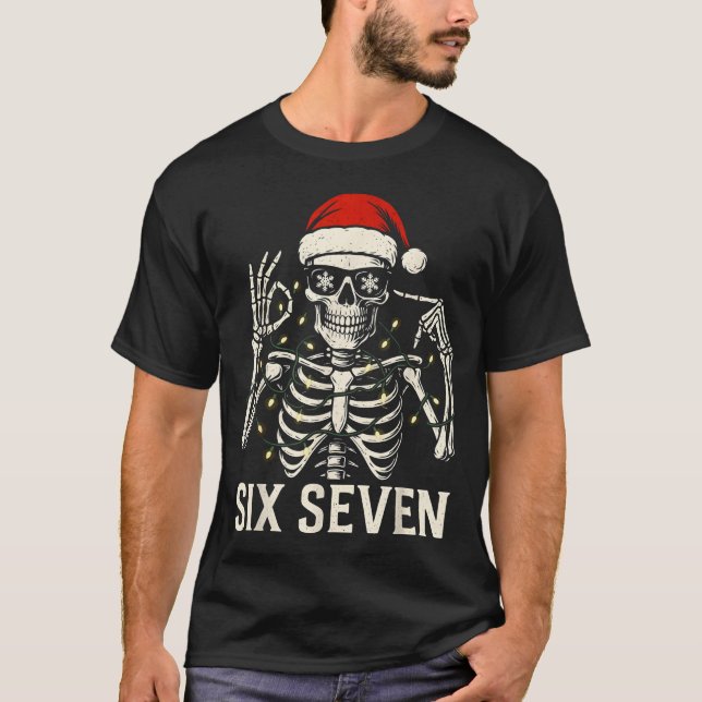 Camiseta Christmas 67 Meme Skeleton With Santa Hat For Men  (Frente)