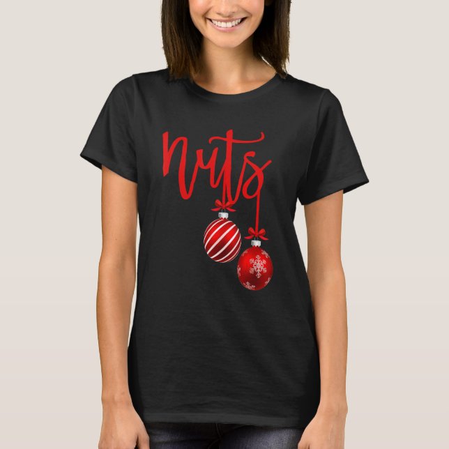 Camiseta Christmas Chest Nuts Christmas Couple Mr and Mrs L (Frente)