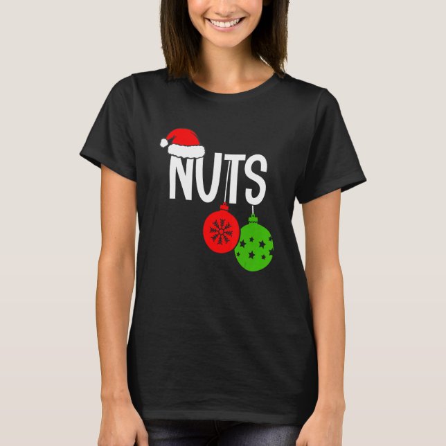 Camiseta Christmas Chest Nuts Christmas Couple Mr and Mrs L (Frente)