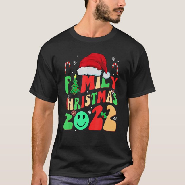 Camiseta christmas family 2022 groovy Pajama matching Santa (Frente)