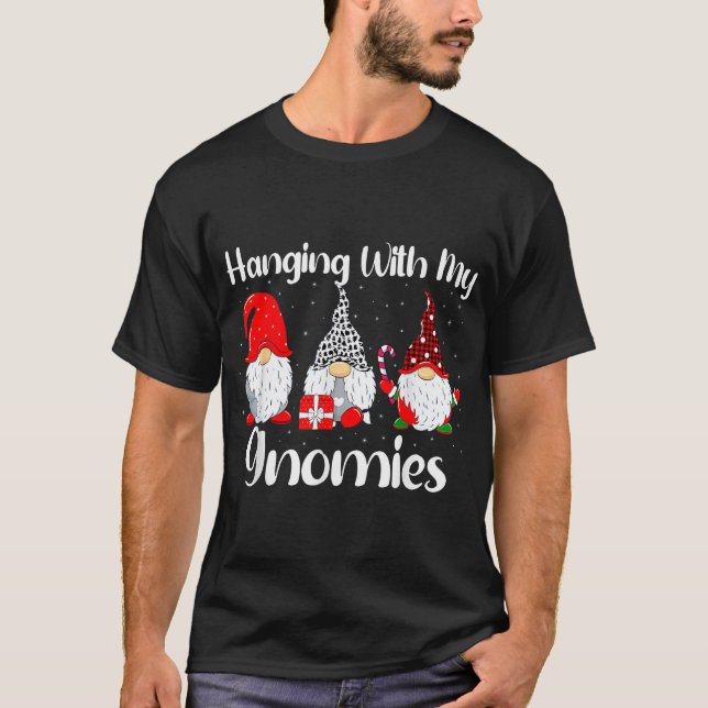 Camiseta Christmas Gnome Hanging With My Gnomies Family  (Frente)