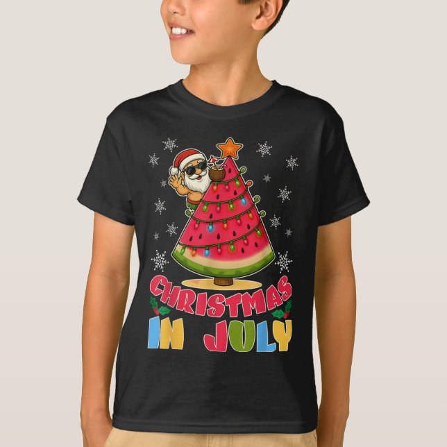 Camiseta Christmas In July Funny Santa Watermelon Xmas Tree (Frente)