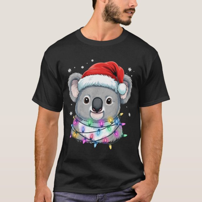 Camiseta Christmas Lights Koala Santa Hat Cute Xmas Pajamas (Frente)