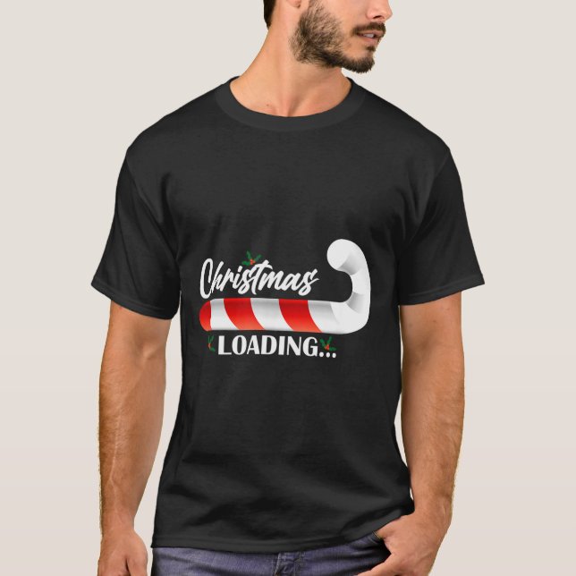 Camiseta Christmas Loading Fir Tree Candy Cane  (Frente)