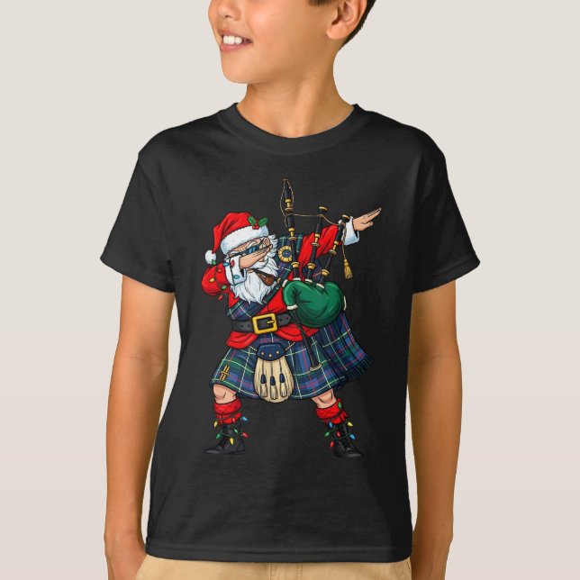 Camiseta Christmas Santa Playing Scottish Bagpes Funny Holi (Frente)