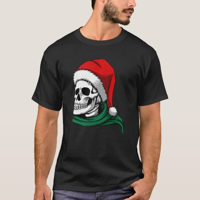 CAMISETA CHRISTMAS  SKELETON IN A SANTA HAT & SCARF (Frente)