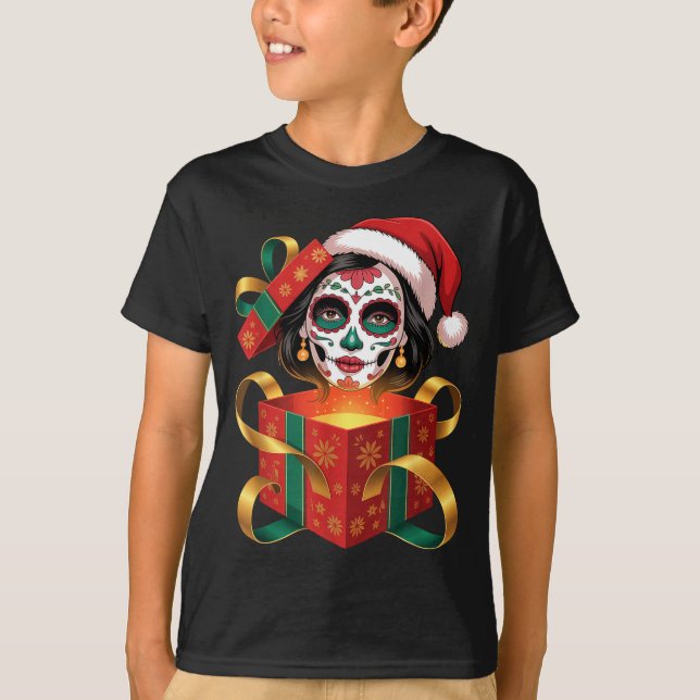 Camiseta Christmas Sugar Skull Art Woman Santa Hat Festive  (Frente)