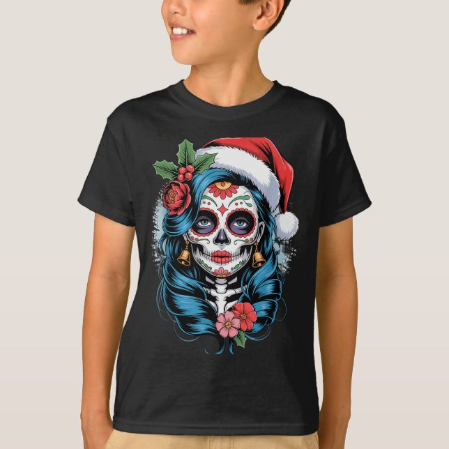 Camiseta Christmas Sugar Skull Art Woman Santa Hat Festive  (Frente)