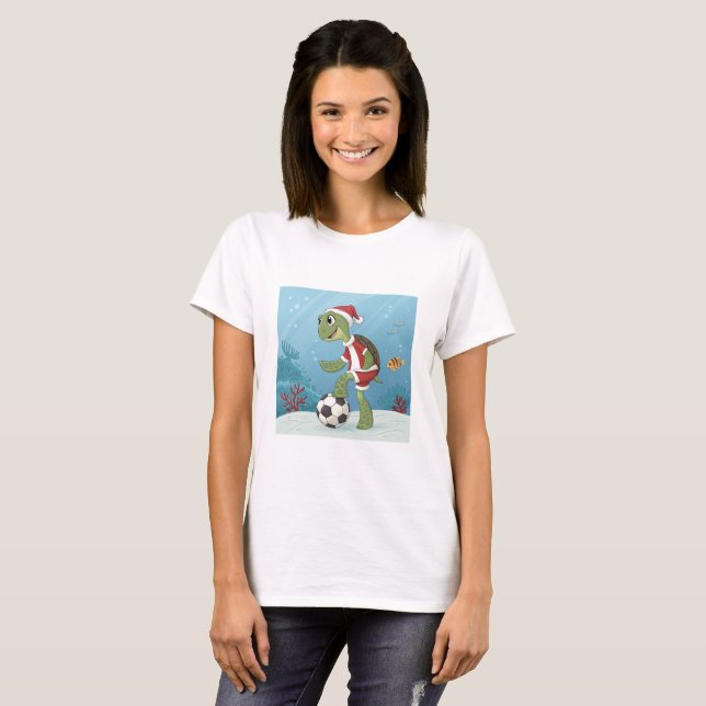 Camiseta Christmas Turtle playing football (Frente Completa)