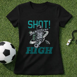 Camiseta Chute Alto Astronauta de Futebol no Espaço