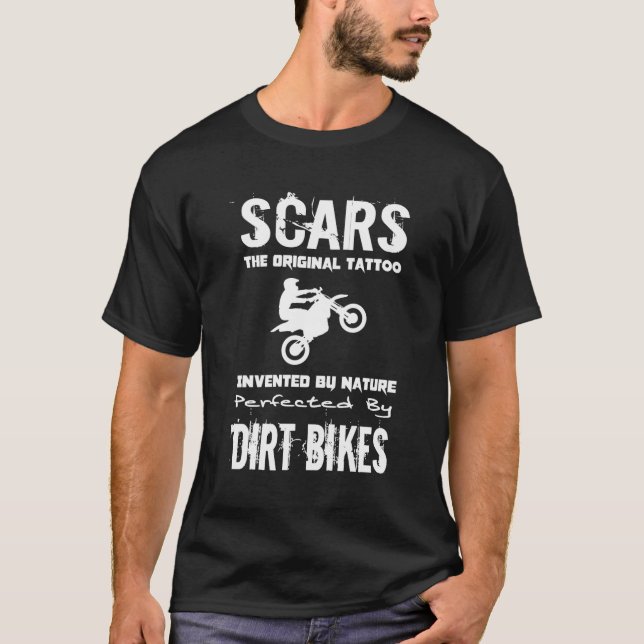 Camiseta Cicatrizes A Tatuagem Original, Longa Camada De Ca (Frente)