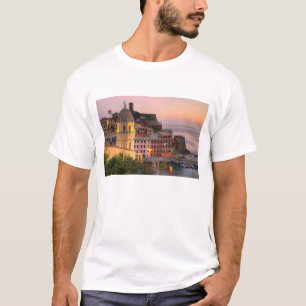Camiseta Cidade na encosta de Vernazza à noite, Cinque