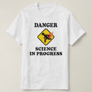 Camiseta Ciência Perigosa em Andamento - Humor de Peido Fla