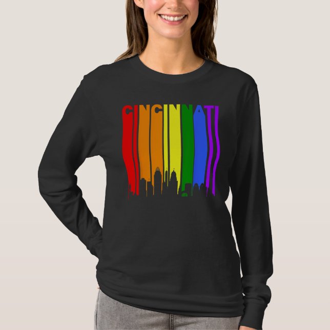 Camiseta Cincinnati Ohio LGBTQ Gay Pride Rainbow Skyline (Frente)