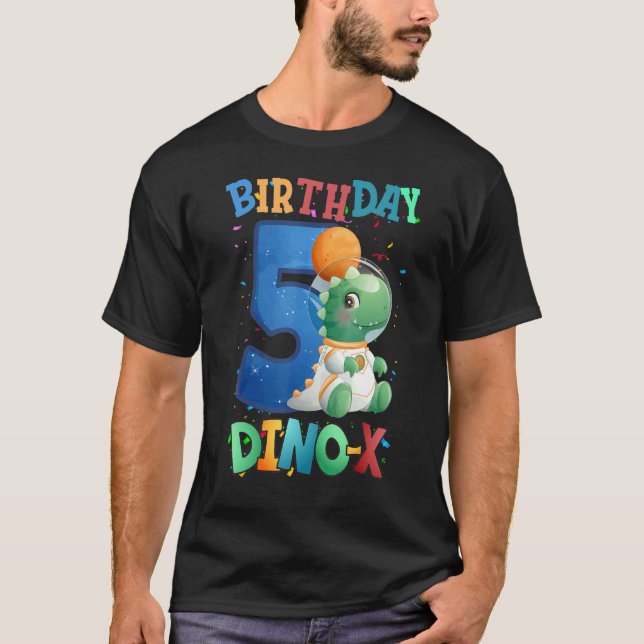 Camiseta Cinco Astronautas Espaciais Dino de 5 Anos Astrona (Frente)
