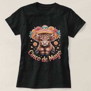 Camiseta Cinco de Mayo Vaca das Terras Altas Chapéu Floral 