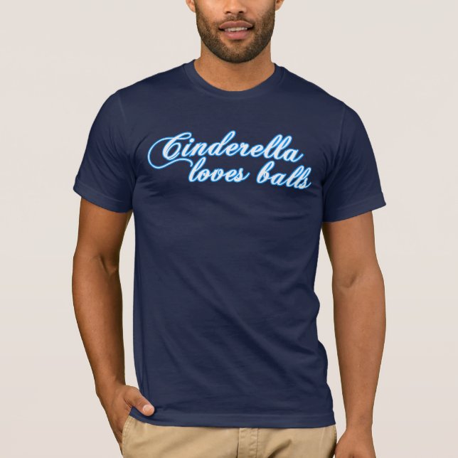 Camiseta Cinderella ama bolas (Frente)