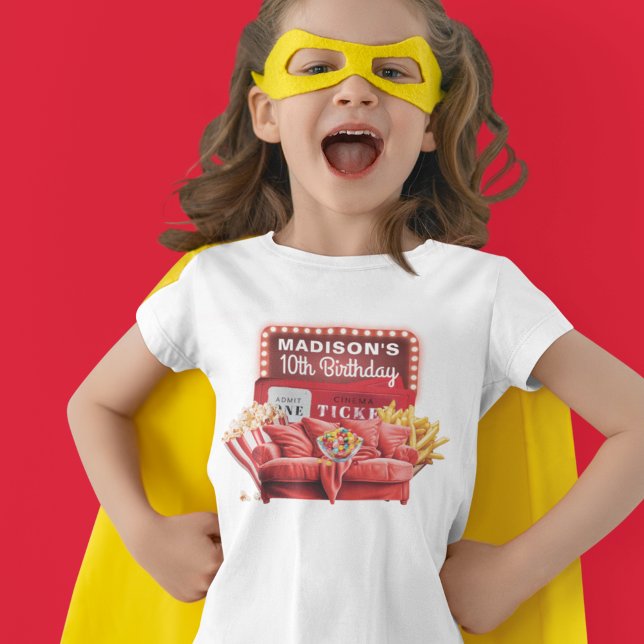 Camiseta Cinema Noturno Birthday Red Sofa Personalizado (Criador carregado)