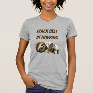 Camiseta Cinturão Preto em Preguiça de Preguiça