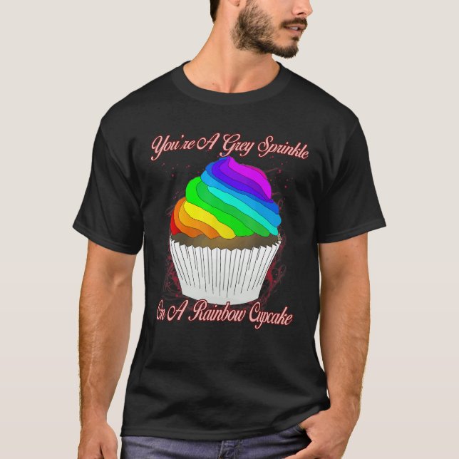 Camiseta Cinza Espelhada Em Um Cupcake Arco-Íris Sass Sarcá (Frente)