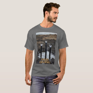 Camiseta cinza masculina de mergulho na lama