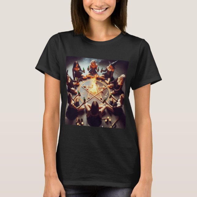 Camiseta Círculo de Brujas: Ritual del Pentáculo en Llamas (Frente)