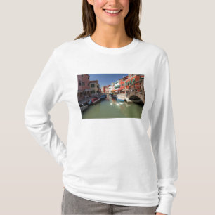 Camiseta Cisnes no canal, Ilha de Burano, Veneza, Itália